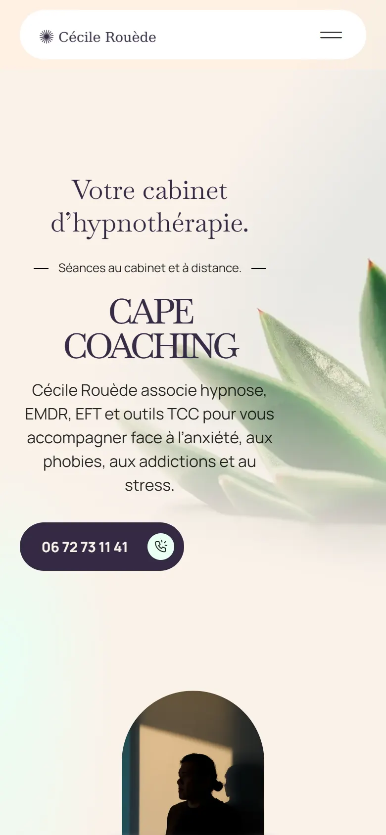 Le site de CAPE Coaching (Cécile Rouède) affiché sur un téléphone