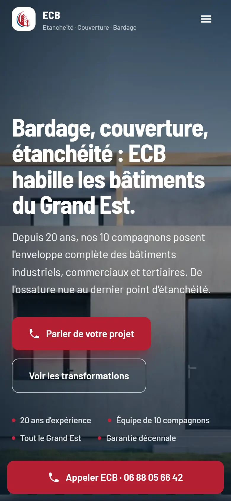 Le site de ECB (Étanchéité Couverture Bardage) affiché sur un téléphone